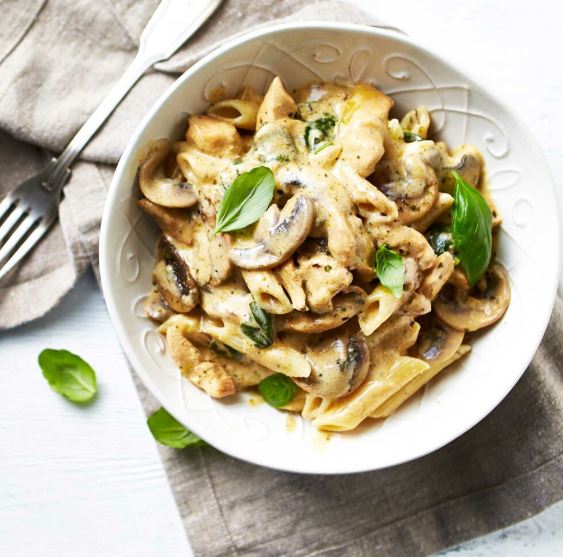 One-Pot White Wine Pasta with Mushroom and Leeks